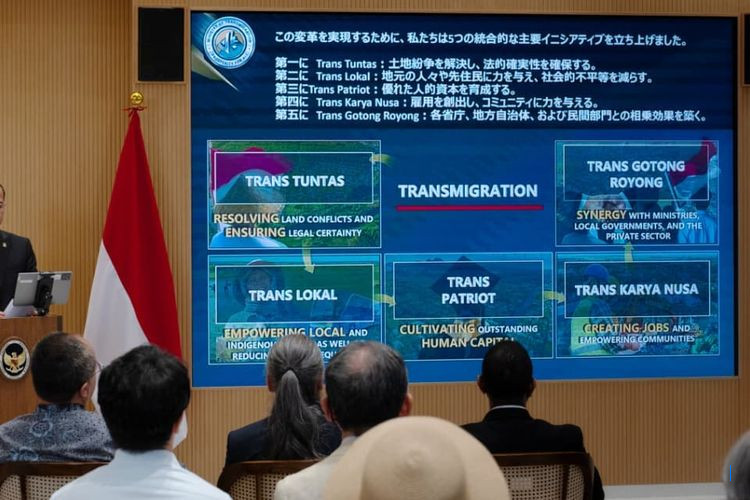 Mentrans Ajak Investor Jepang Bangun Rumah Sakit di Wilayah Transmigrasi