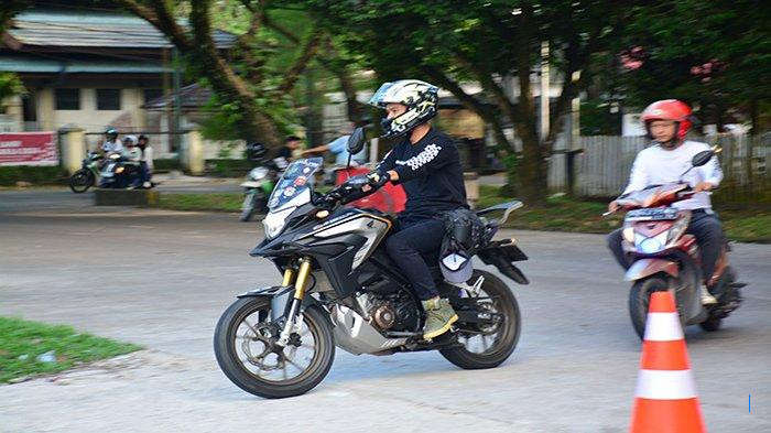 Menjelang November, Asmo Kalbar Berbagi Tips Berkendara Aman