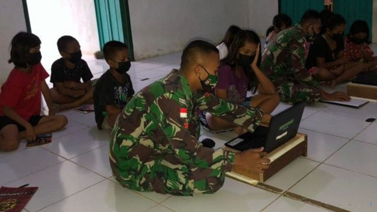 Orang Tua Prajurit Jadi Teladan Digital untuk Anak