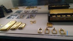 Harga Emas Melonjak, Emas Antam Tembus Rp2,25 Juta per Gram