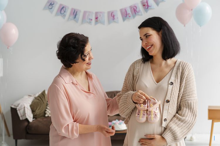 Kekuatan Dukungan Perempuan dalam Menjadi Ibu