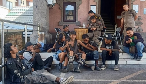 Diamankan, Petugas Temukan Anak 2 Tahun Bersama Anak Jalanan di Jembrana Bali