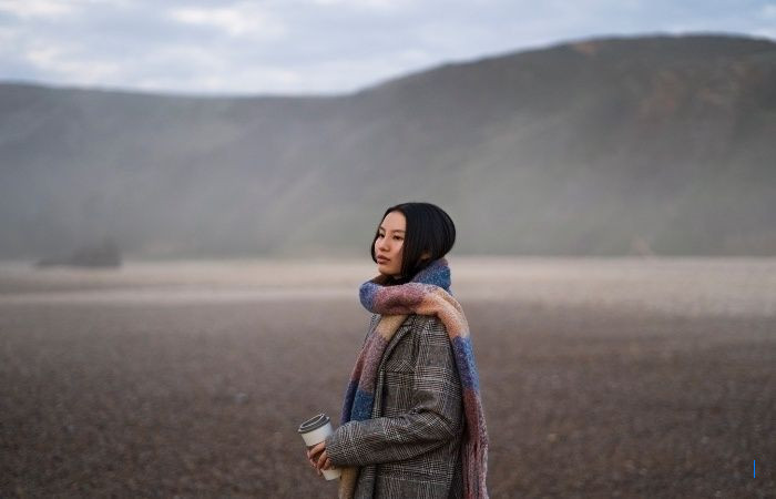 10 Tanda Perempuan yang Belum Cinta Diri Sendiri, Psikologi Ungkap!