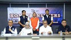 Polri Kembalikan Buronan OJK Investasi Ilegal dari Qatar