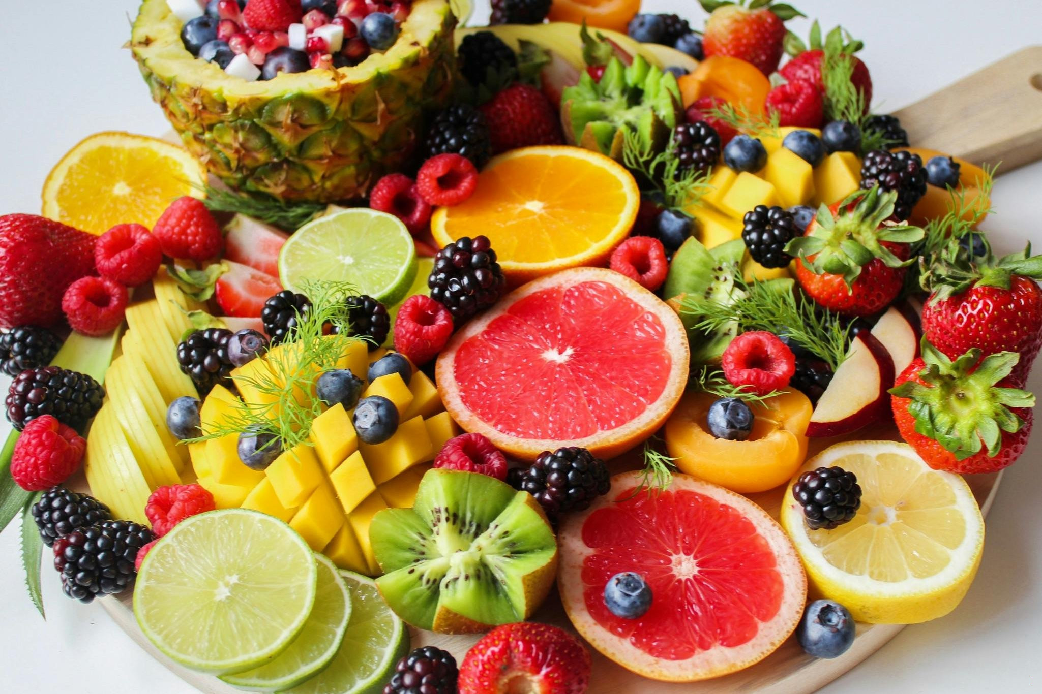 12 Buah dan Sayur Berisiko Tinggi, Apa Saja?