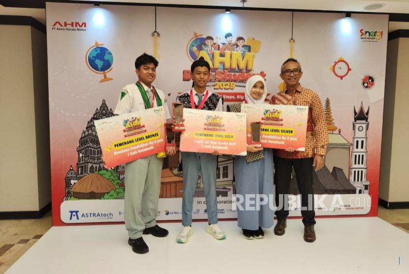 Muda, Cerdas, Peduli: Kisah Tiga Pemenang AHM Best Student 2025