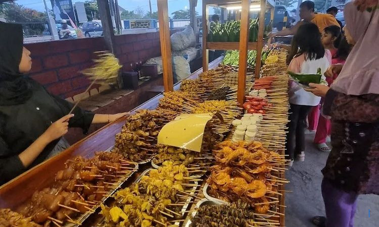 5 Tempat Angkringan Legendaris di Blitar yang Selalu Penuh Pengunjung: Harga Terjangkau, Rasa Lezat,