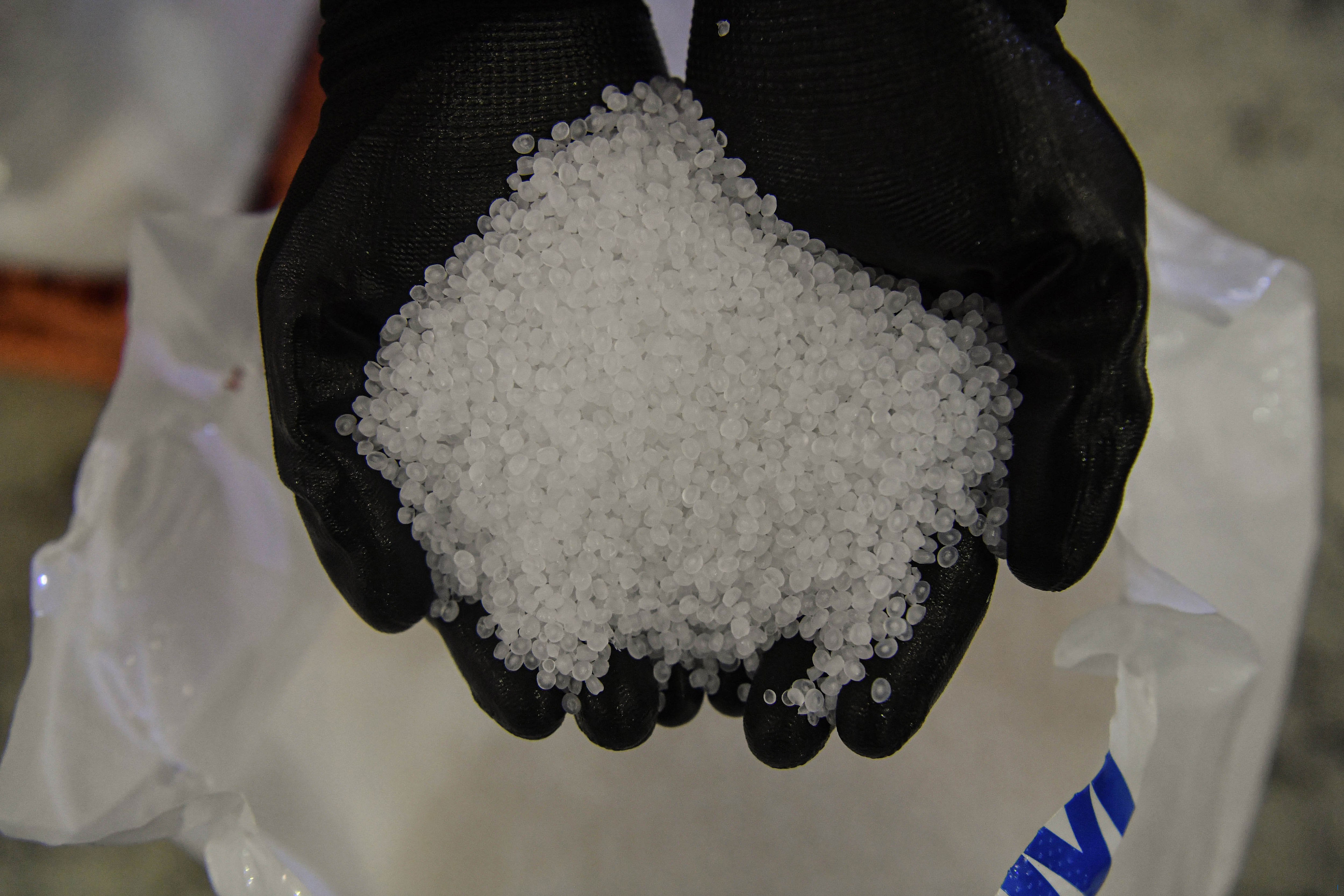 Menteri Keuangan Diminta Berikan Cukai pada Biji Plastik untuk Tangani Dampak Kesehatan