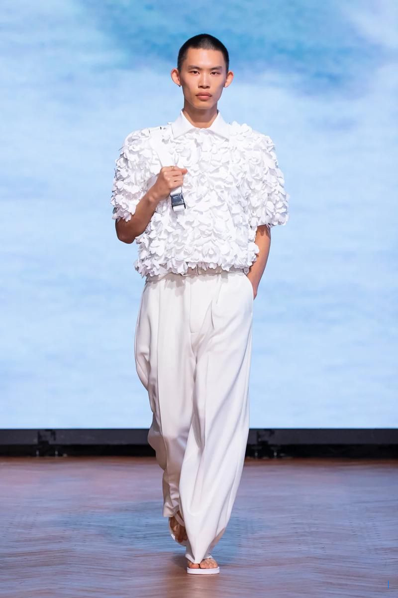 14 Koleksi Kent & Curwen S/S 26 di London Fashion Week, Menarik!