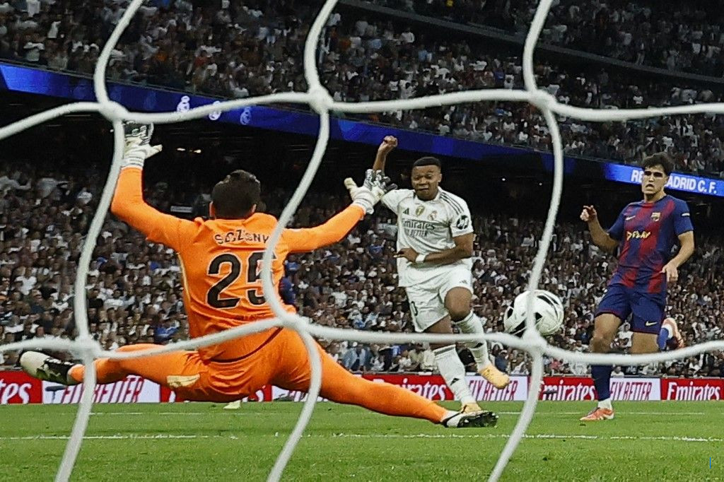 Hasil Liga Spanyol - Yamal Dihukum, 3 Gol Dianulir Offside, Real Madrid Akhiri Rekor Buruk Lawan Bar