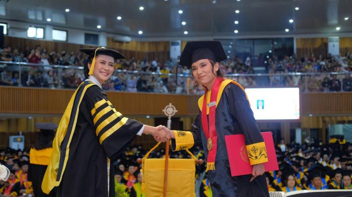 1.238 Mahasiswa Wisuda, Pesan Penting Rektor UKSW Profesor Intiyas Utami